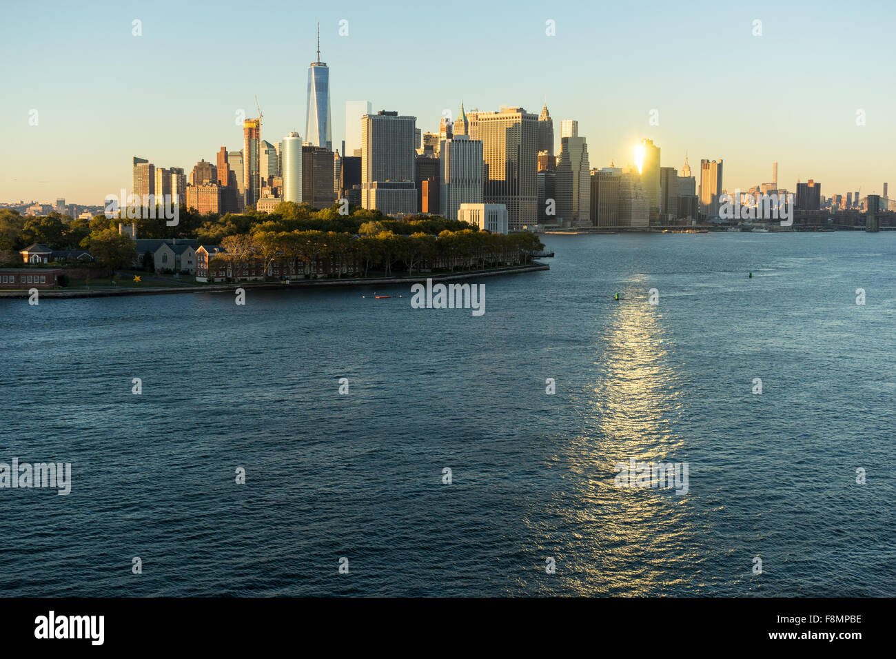 New York da Brooklyn Cruise Terminal 11 ottobre 2015 al tramonto Foto Stock