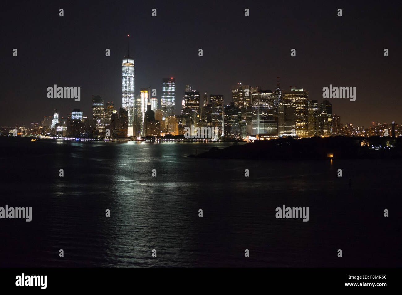 Queen Mary 2 New York entrando in porto 11 ottobre 2015 Mattina presto Foto Stock