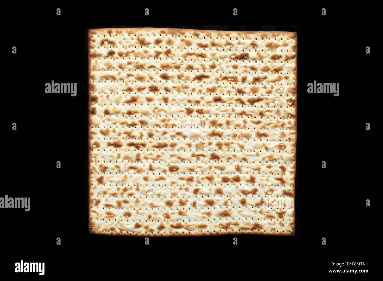 Pane azzimo su sfondo nero Foto Stock