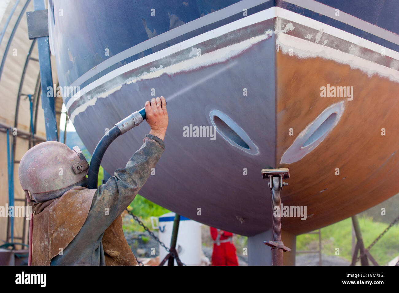 Imbarcazione a vela, in riparazione in un cantiere Foto Stock