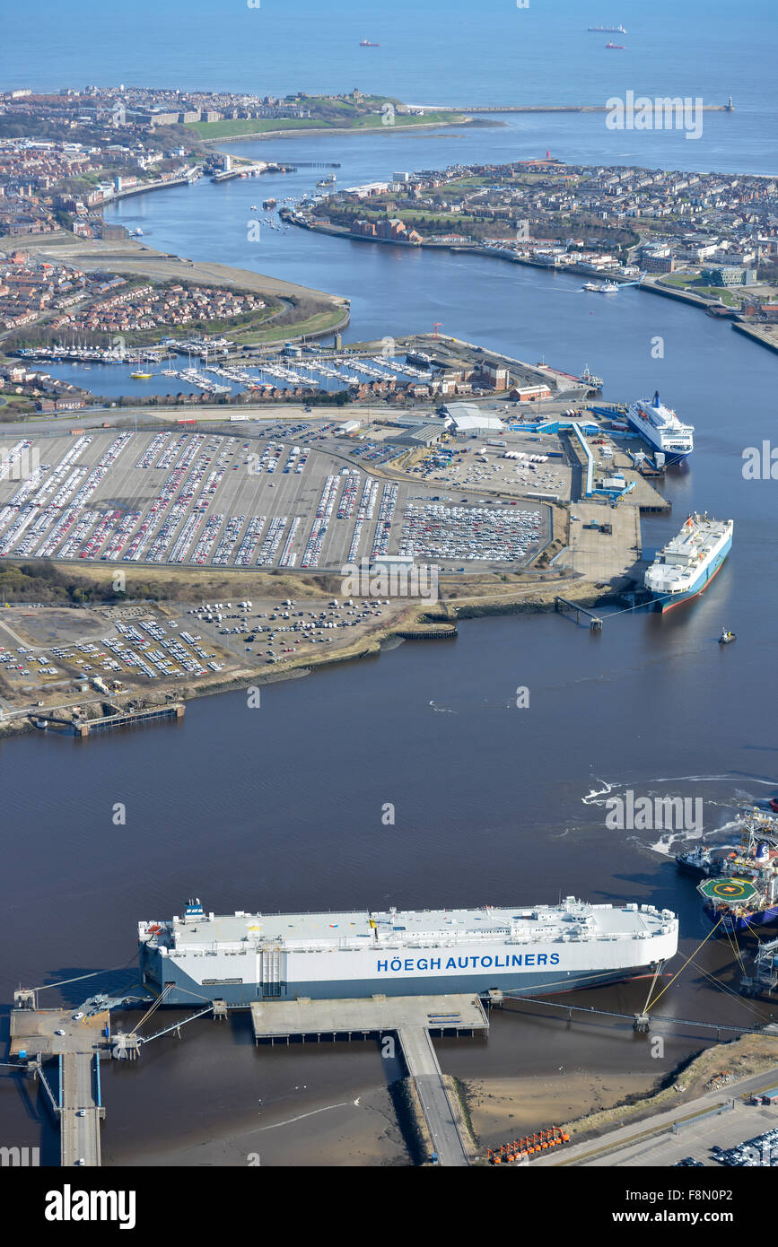Una veduta aerea del porto di Tyne a Newcastle, guardando verso di Tynemouth Foto Stock