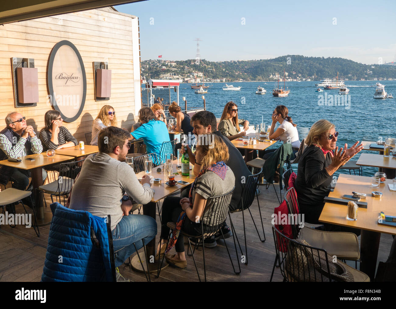 Baylan cafe, bar e ristorante in Bebek Istanbul Turchia Foto Stock