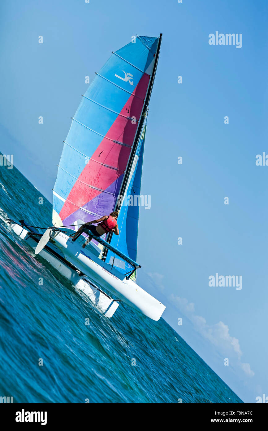 Barca a vela su un catamarano, Isla Verde, Puerto Rico Foto Stock