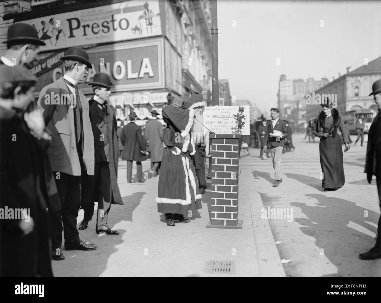 Babbo Natale su Broadway, New York, New York, USA, 1903 Foto Stock