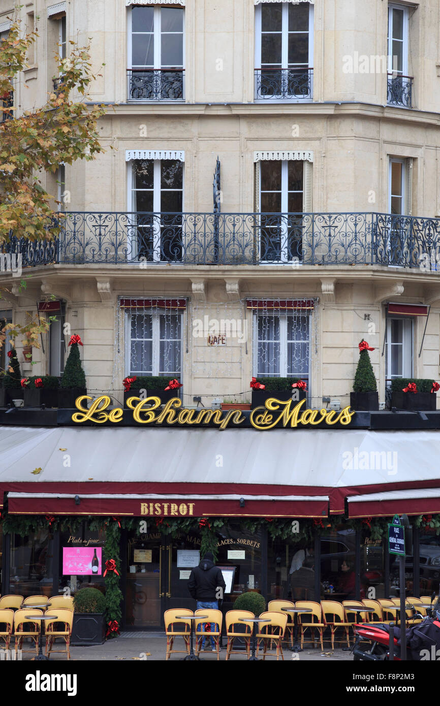 Il Bistro Le Champ Mars su Avenue de la Bourdonnais a Parigi, Francia Foto Stock