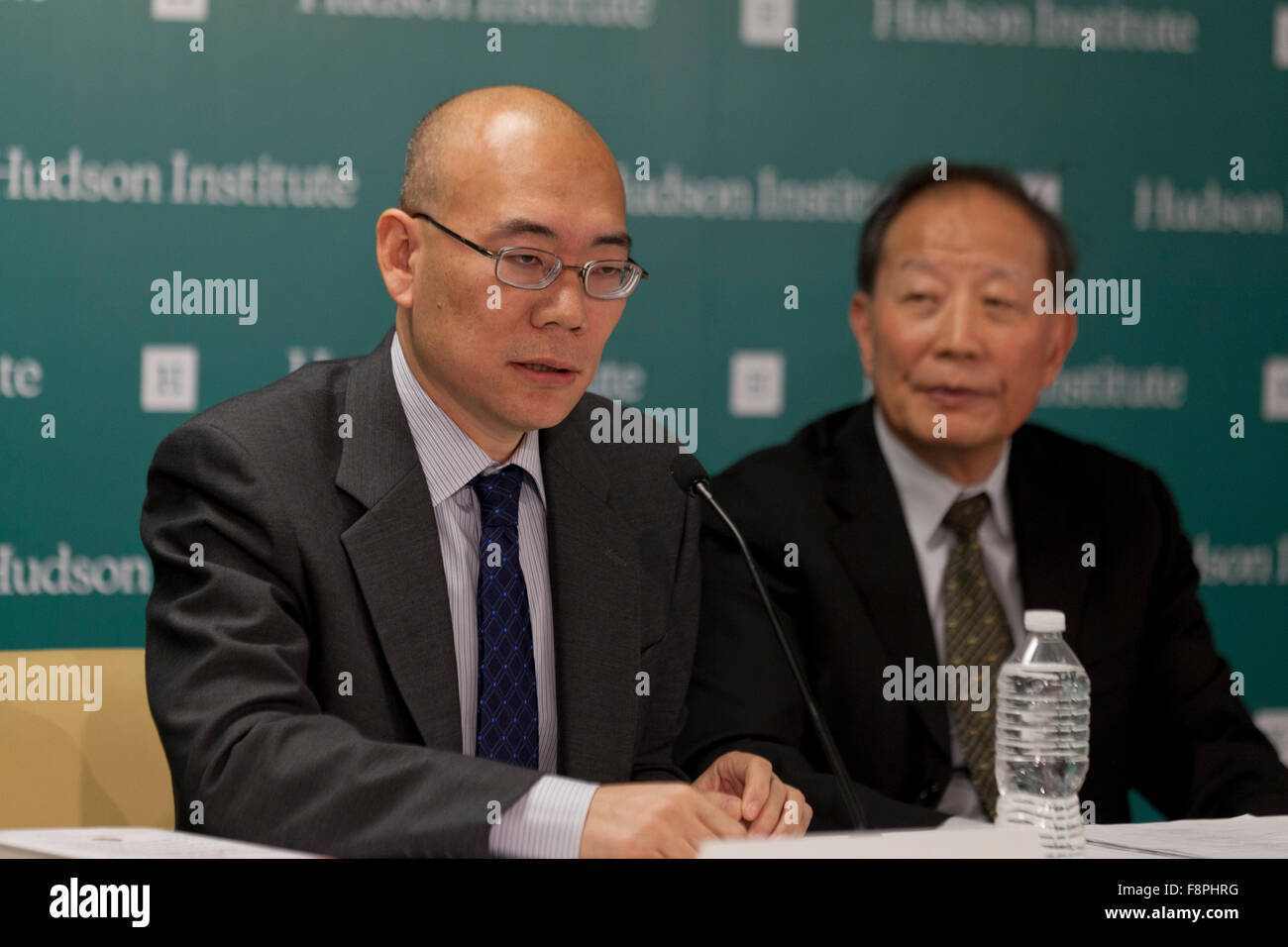 Qiang Liu, Segretario generale del Global Forum sulla sicurezza energetica, parlando a Hudson Institute - Novembre 16, 2015, Washington DC Foto Stock