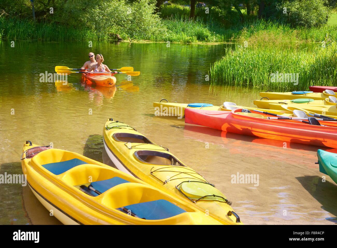 Krutynia rafting sul fiume, la Masuria regione, Polonia, Europa Foto Stock