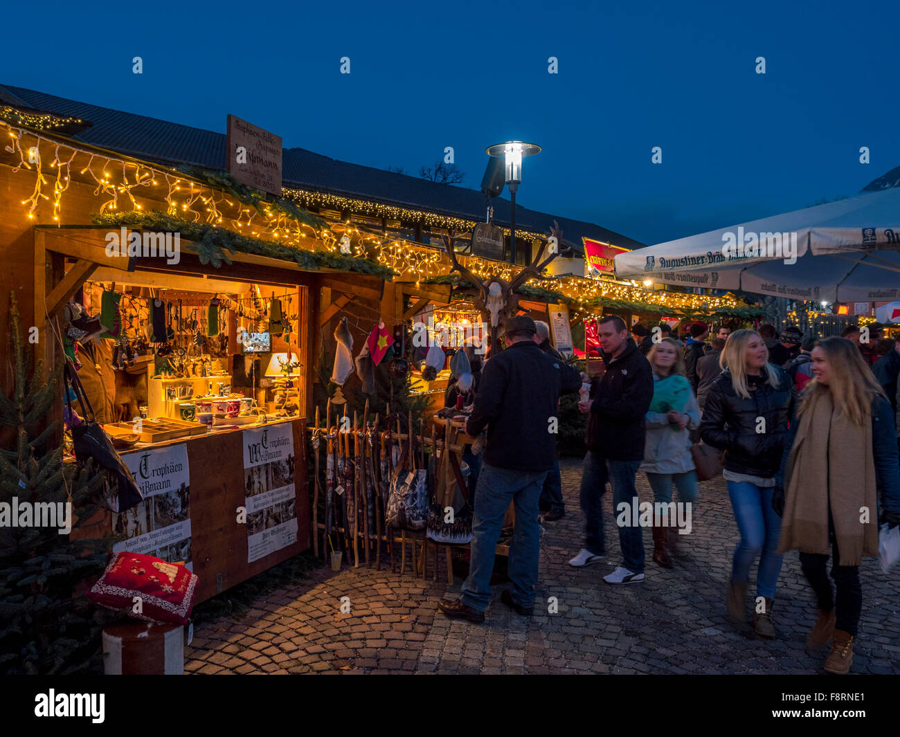 Mercatino di Natale di Garmisch-Partenkirchen, Baviera, Germania Foto stock  - Alamy