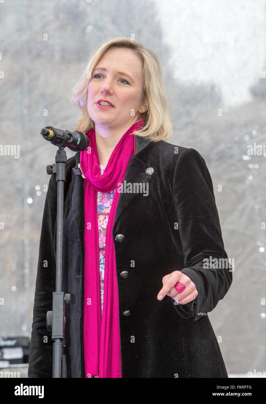 Stella Creasy,MP per Walthamstow,parlando a 1 miliardi di euro in aumento di supporto eventi azione di massa per porre fine alla violenza contro le donne Foto Stock