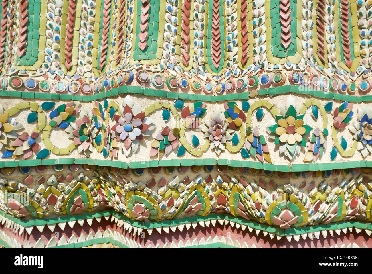 Thailandia - Bangkok, Grand Royal Palace, Wat Phra Kaeo, dettagli decorativi Foto Stock