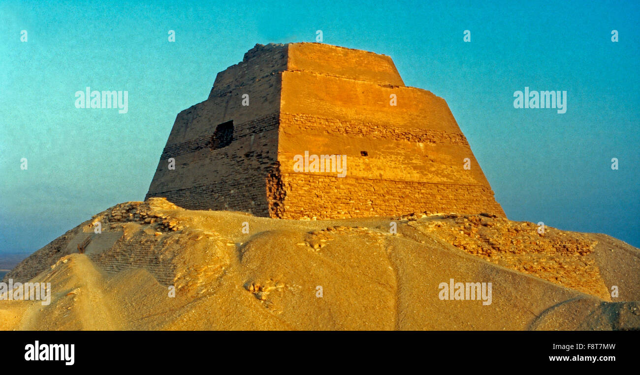 Il grande egiziani, Dokumentationsserie, USA 1998, Moderazione: Il Dott. Bob Brier, Folge: Sneferu - Re delle piramidi, Pyramide des Pharao Snofru a Meidum, Ägypten. Foto Stock