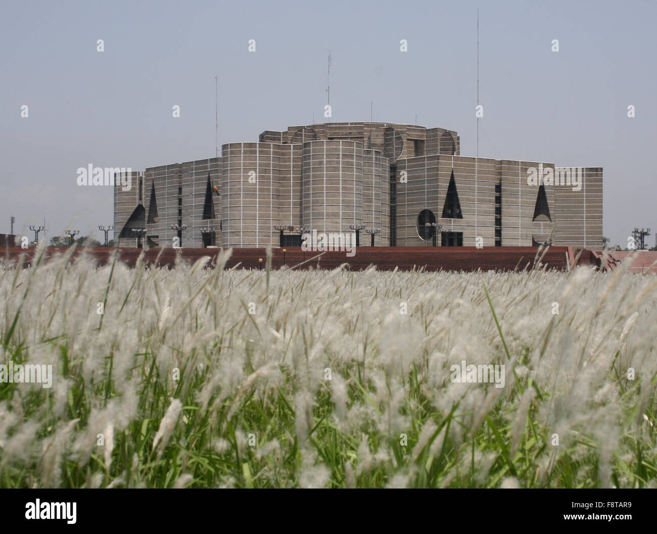 Il Parlamento Nazionale Casa del Bangladesh. Questo magnifico edificio è considerato uno dei migliori esempi del moderno Foto Stock