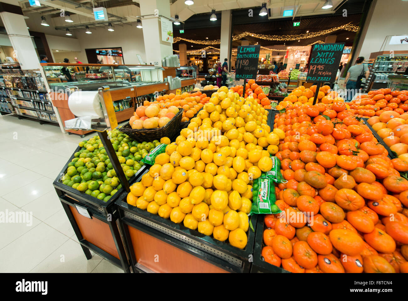 Dubai - Agosto 8, 2014: Dubai supermarket Waitrose su agosto 8 a Dubai, UAE. Dubai supermarket Waitrose è il più grande supermar Foto Stock