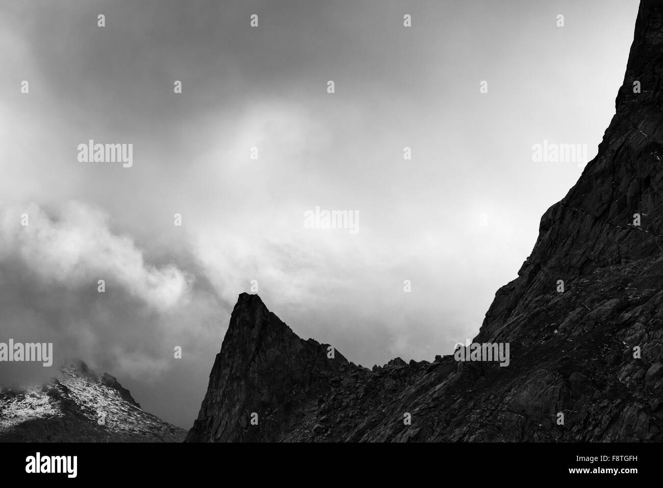 Inizio inverno tempesta di neve caduta nella Wind River Monti Bridger deserto, Wyoming Foto Stock