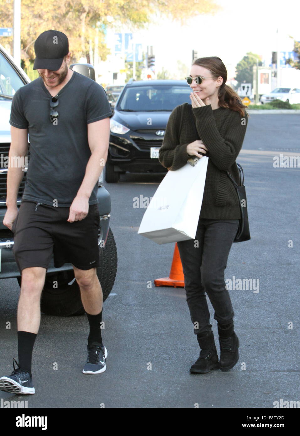 Rooney Mara negozi con un amico Foto Stock