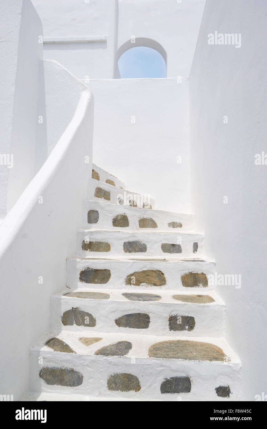 Pareti dipinte di bianco, la città di Mykonos, Chora, a Mykonos, Grecia Foto Stock