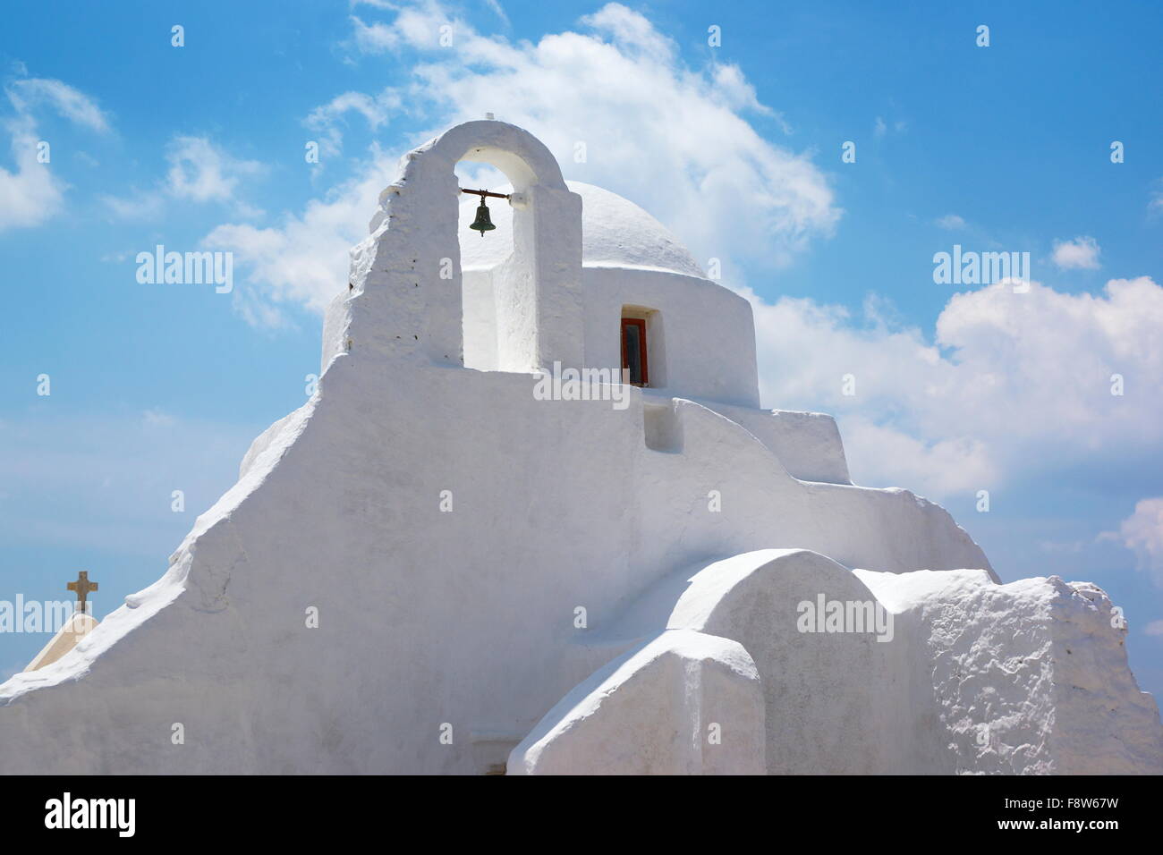 La città di Mykonos, Chora, ortodossi chiesa greca - isola di Mykonos, Grecia Foto Stock