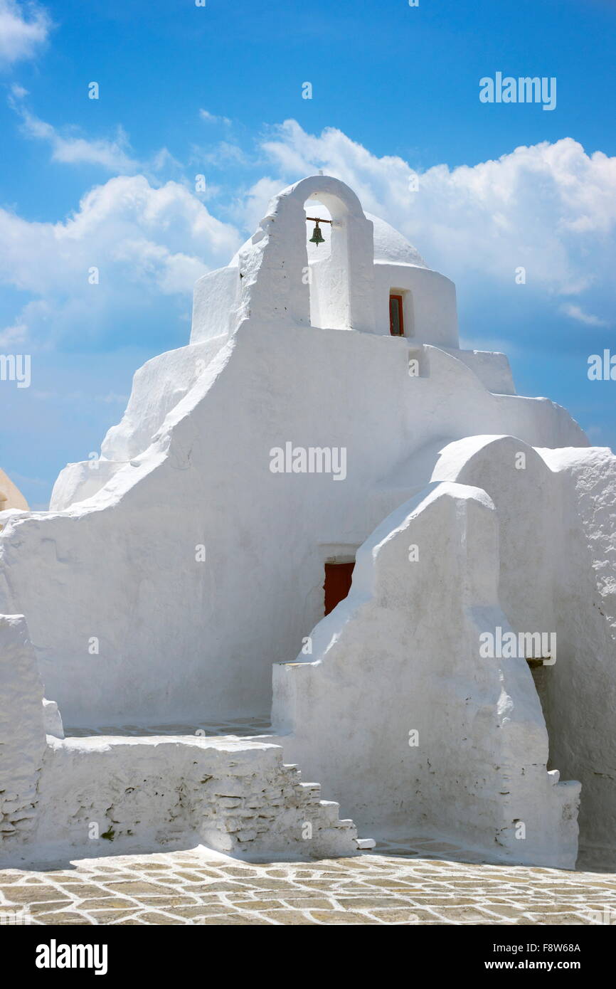 La città di Mykonos, Chora, ortodossi chiesa greca - isola di Mykonos, Grecia Foto Stock