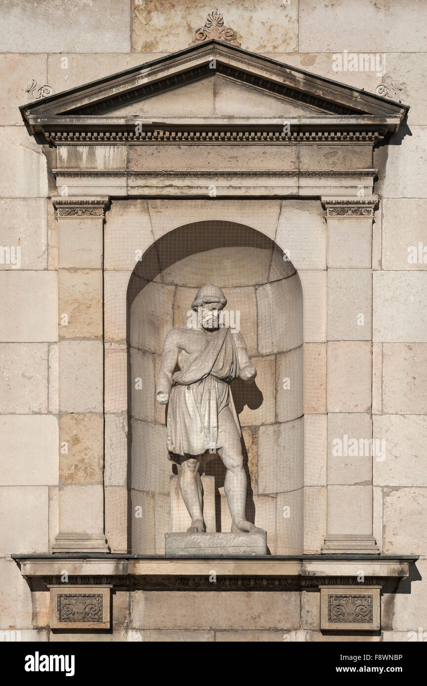 Scultura di Efesto o vulcano, Dio dei fabbri, Königsplatz, Monaco di Baviera, Baviera, Germania Foto Stock