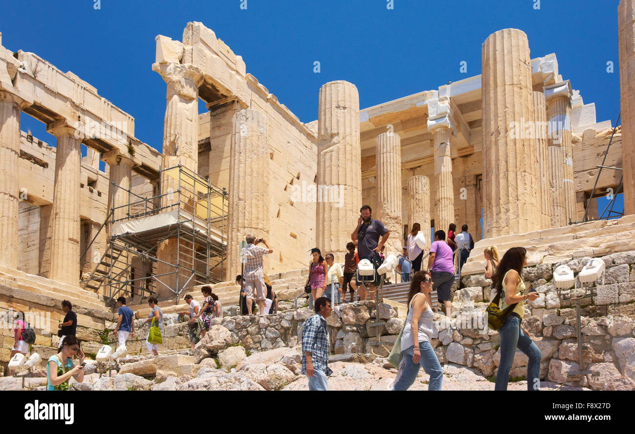 Atene - Acropoli, passaggio attraverso i Propilei, Grecia Foto Stock