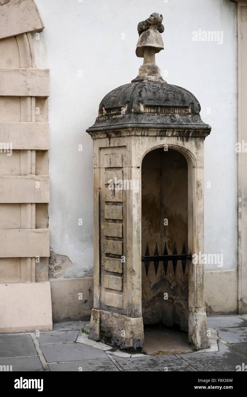 Vecchia garitta alla Hofburg a Heldenplatz a Vienna Foto Stock