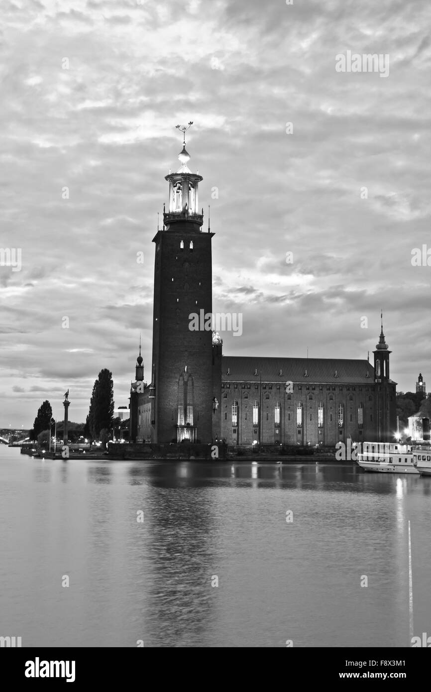 Municipio di Stoccolma di notte Foto Stock