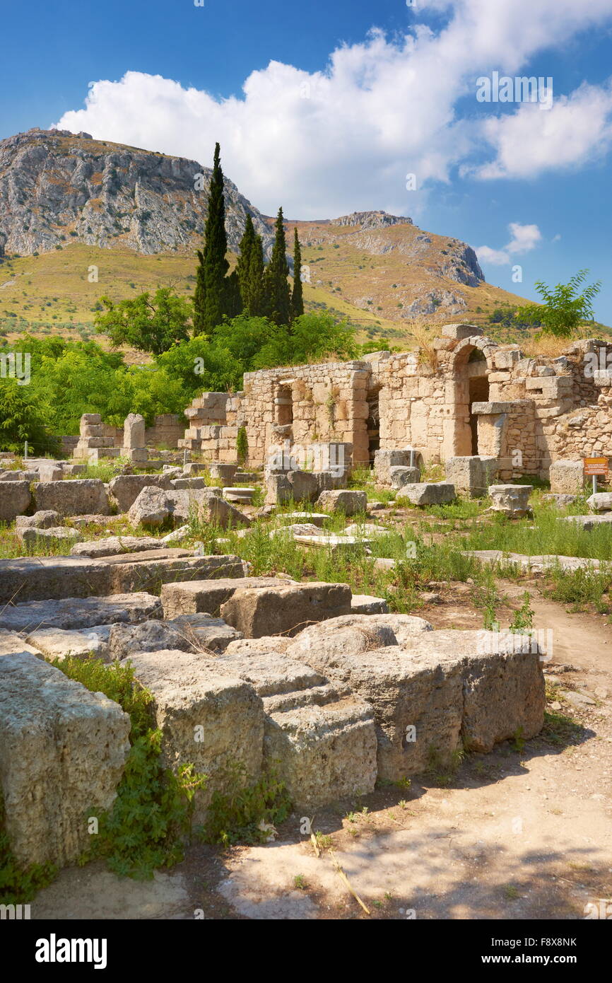 Le rovine della città antica di Corinto, vista del Acrocorinth, Grecia Foto Stock