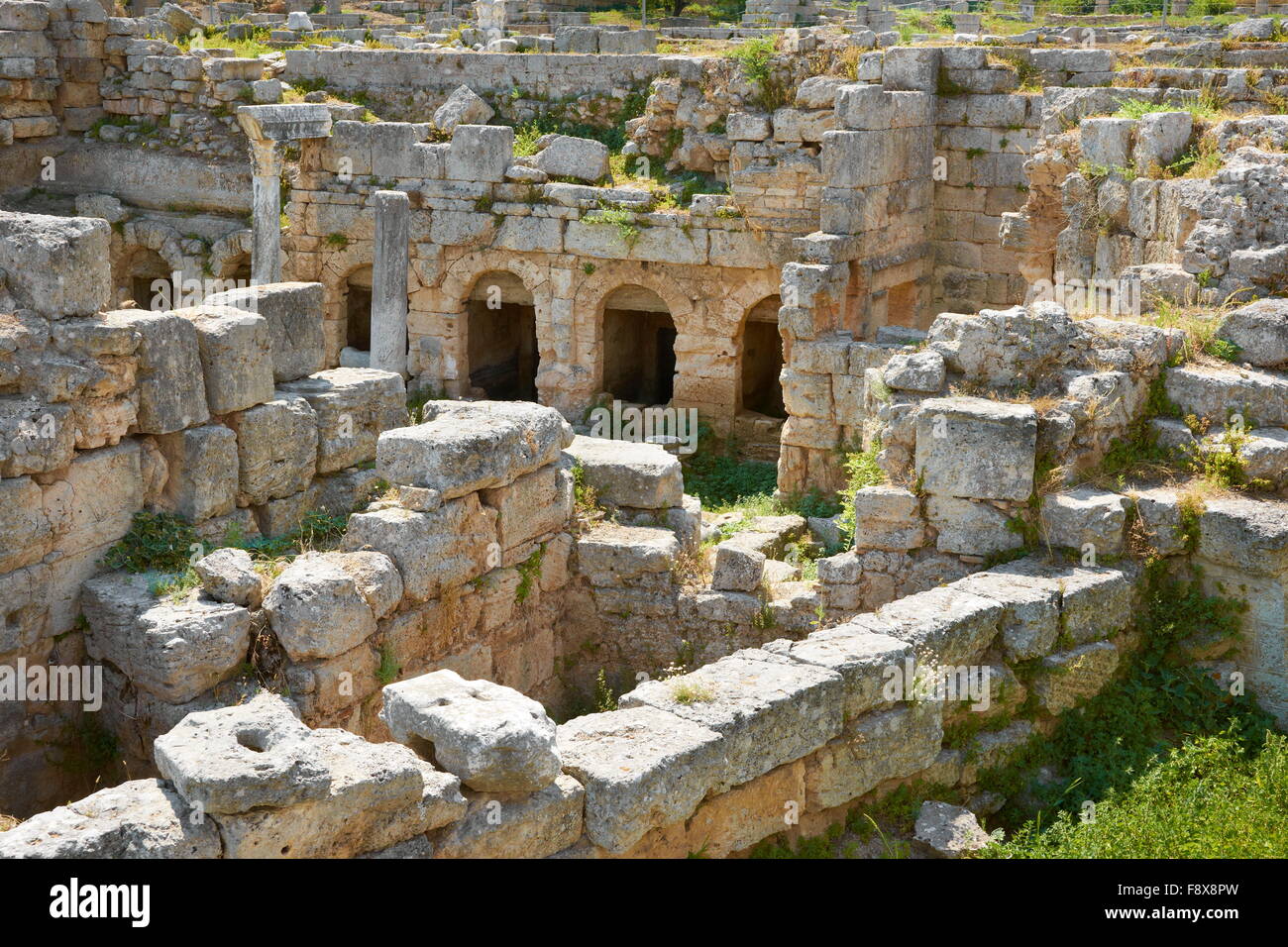 Le rovine della città antica di Corinto, Grecia Foto Stock