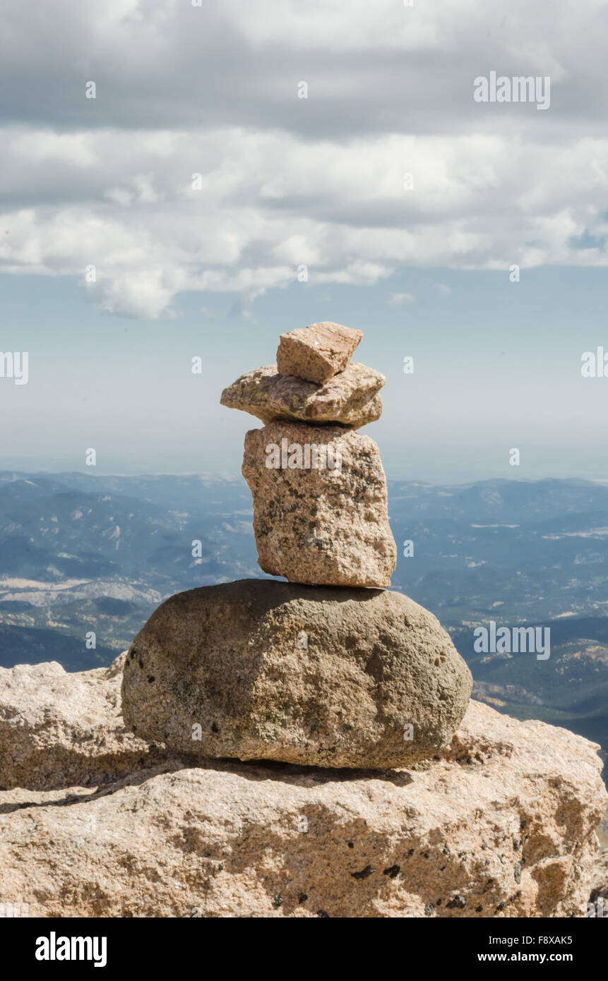 Una pila di rocce vicino al picco del Mount Evans in Colorado Foto Stock