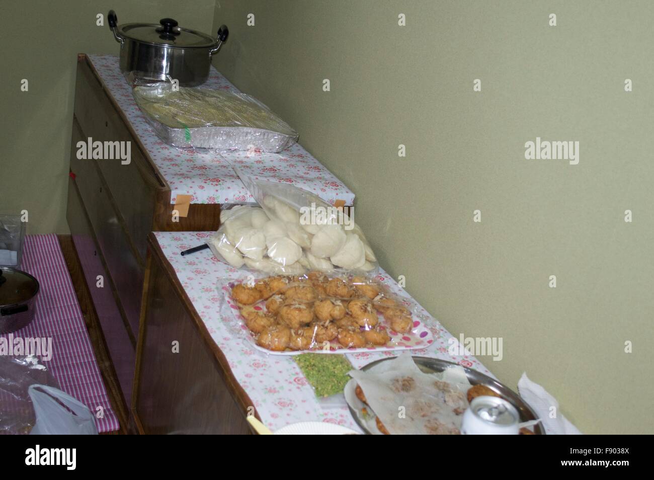 Cucina Indiana: curry, dolce, cibo per neonati, riso fritto, formaggio al curry, snacks Foto Stock