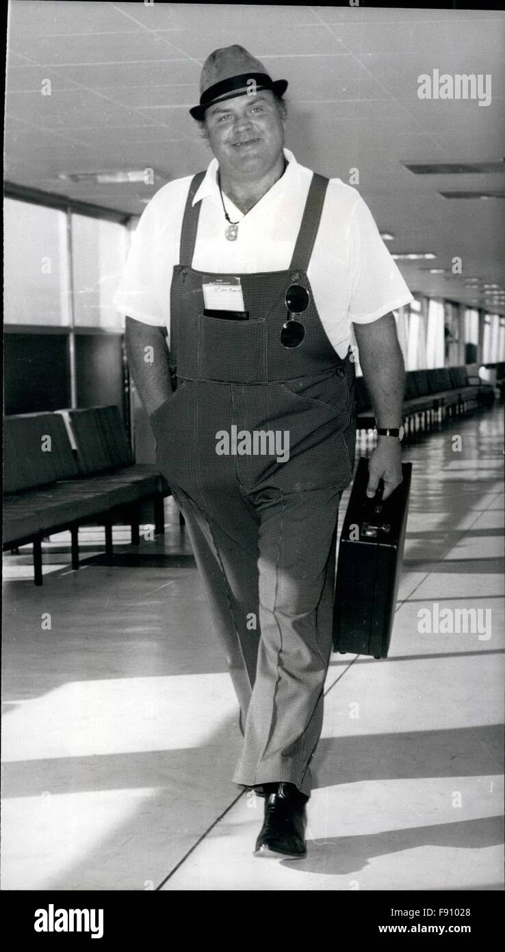 1969 - Dan Blocker - TV Star muore.: Dan Blocker, famoso per il suo ruolo come Hoss Cartright nella serie TV "Bonanza' è morto a Inglewood, California. Il 6° 4a tall attore è stato 43. La foto mostra questa immagine di Dan Blocker è stato preso all'Aeroporto di Londra dello scorso anno - quando sul suo modo di Los Angeles dopo un tour europeo. © Keystone Pictures USA/ZUMAPRESS.com/Alamy Live News Foto Stock