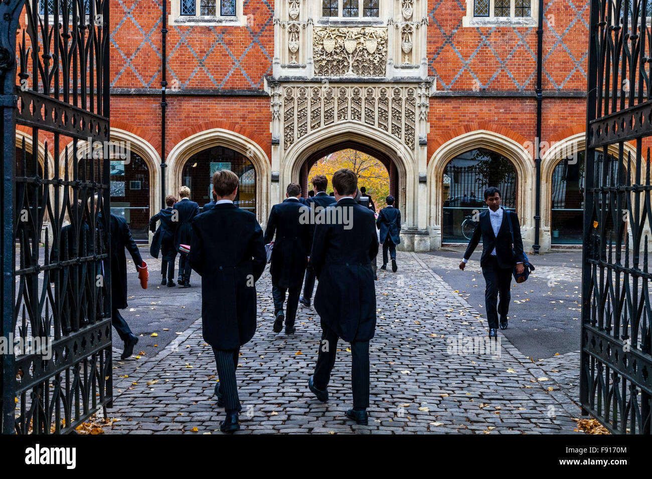 Eton scolari, scuola di Eton, Eton, Berkshire, Regno Unito Foto Stock