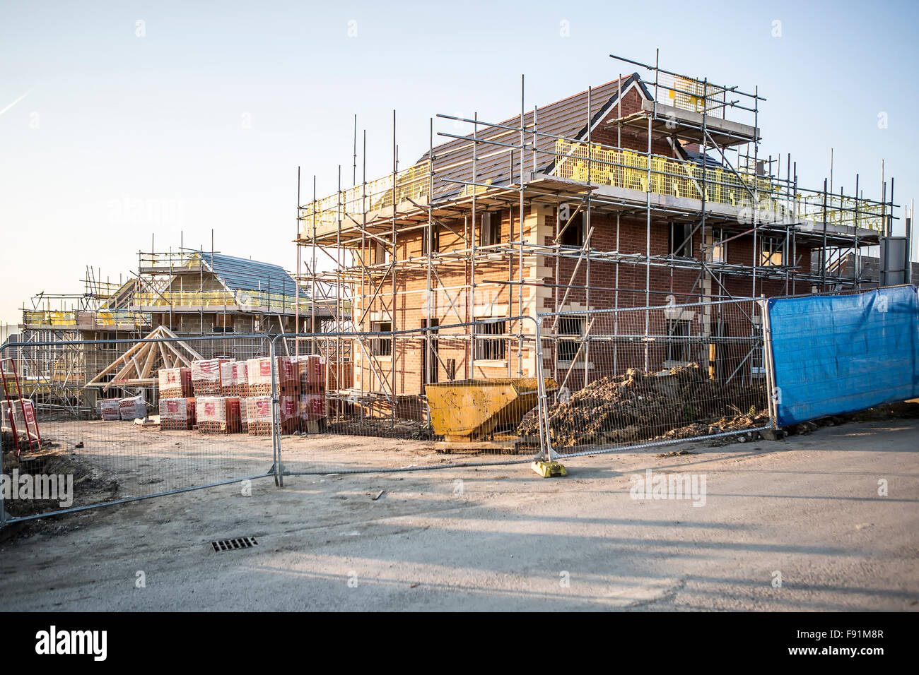 Sito di costruzione di nuove case in costruzione Foto Stock