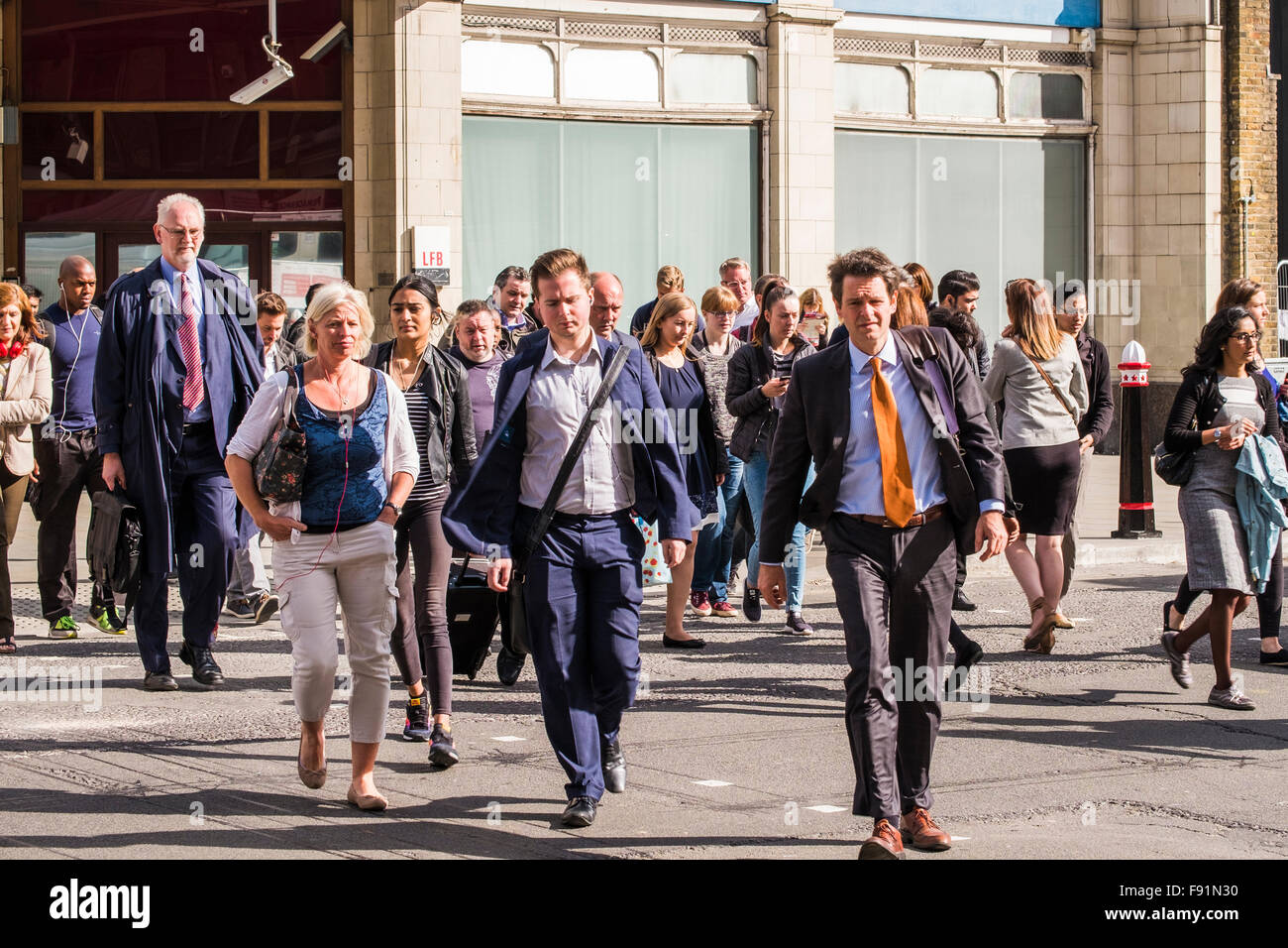 Aldgate La stazione della metropolitana di Londra, Inghilterra, Regno Unito Foto Stock