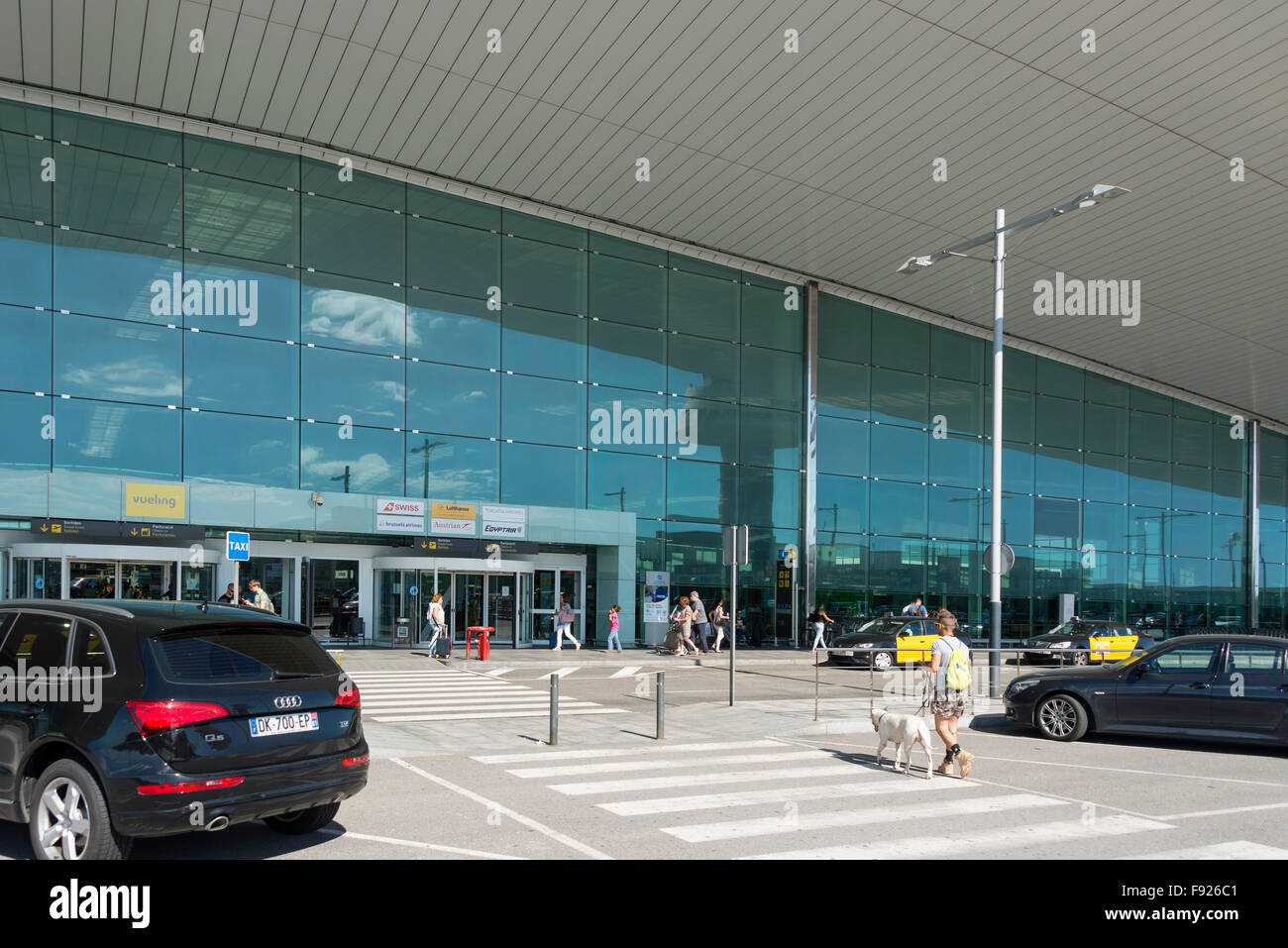 Il livello di partenza a Barcellona-El Prat Airport, El Prat de Llobregat, Baix Llobregat County, Catalogna, Spagna Foto Stock