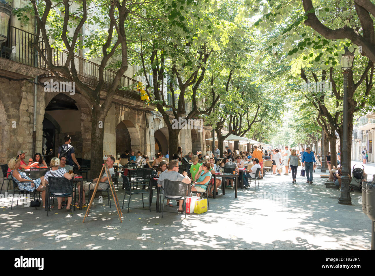 La Rambla de la Llibertat, Città Vecchia, Girona (Gerona), provincia di Girona, in Catalogna, Spagna Foto Stock