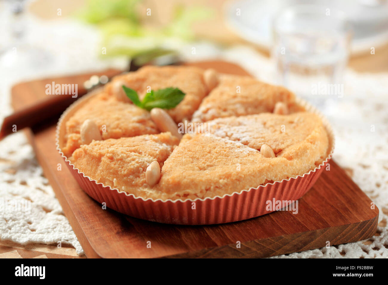 Freschi di forno dolce mandorla torta Foto Stock