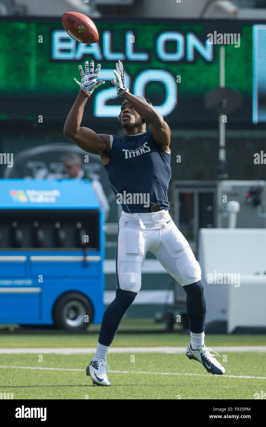 East Rutherford, New Jersey, USA. Xiii Dec, 2015. Tennessee Titans ricevente larga tre McBride (16) afferra la palla prima che il gioco di NFL tra il Tennessee Titans e il New York getti alla MetLife Stadium di East Rutherford, New Jersey. Christopher Szagola/CSM/Alamy Live News Foto Stock