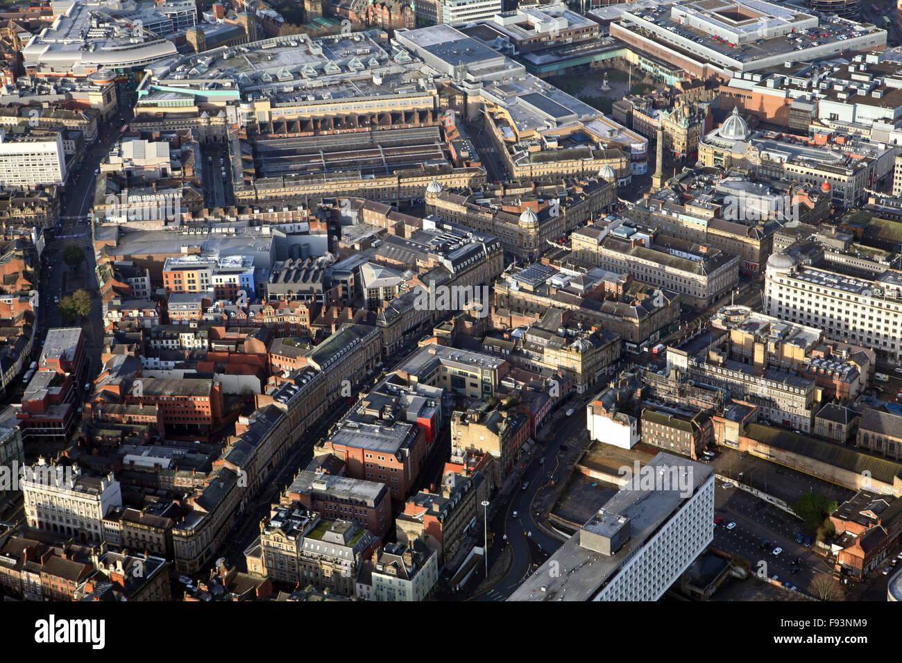 Vista aerea di Grey Street che conduce fino al monumento e Central Arcade, Newcastle upon Tyne city centre, REGNO UNITO Foto Stock