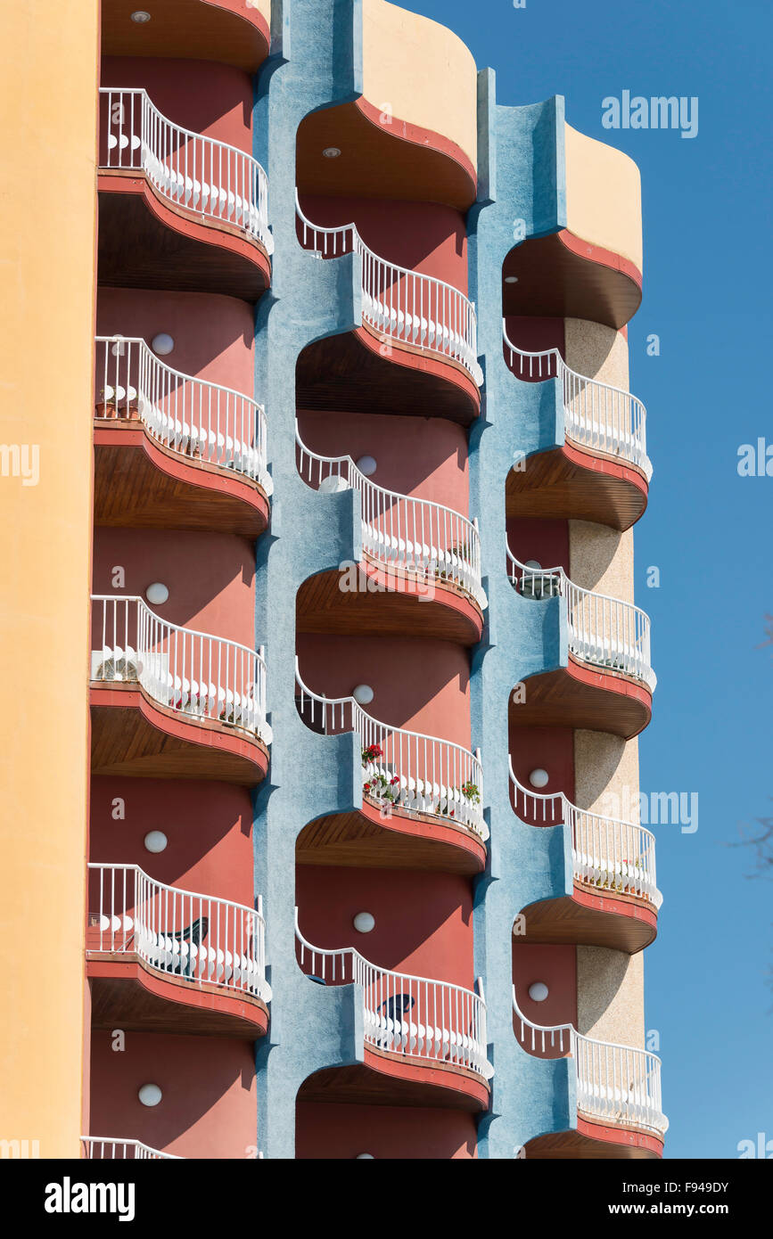 Hotel balconi, Passeig s'Abanell, Blanes, Costa Brava, provincia di Girona, in Catalogna, Spagna Foto Stock