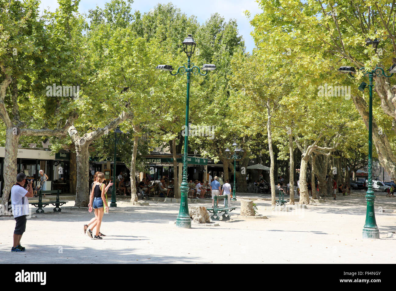 Saint tropez, Francia parco urbano di fronte Le Cafe Foto Stock
