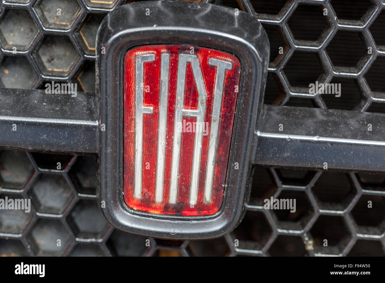 Fiat logo vecchia auto grile Foto Stock