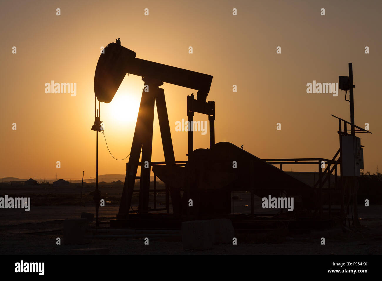 La pompa dell'olio. Industria petrolifera attrezzatura. Foto Stock
