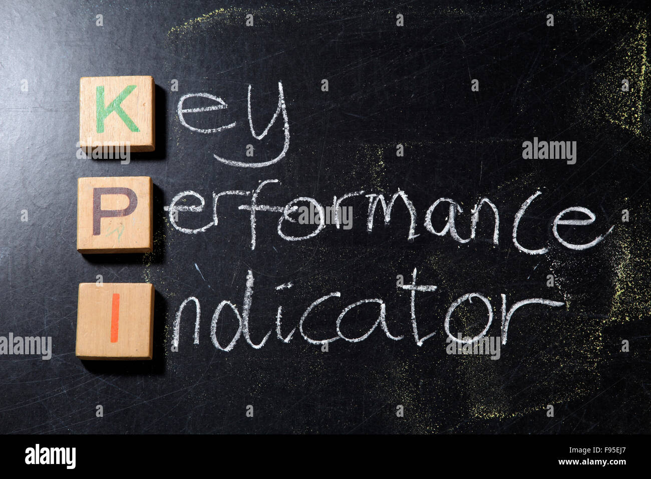 Indicatore di prestazioni chiave,KPI scritta sulla lavagna Foto Stock