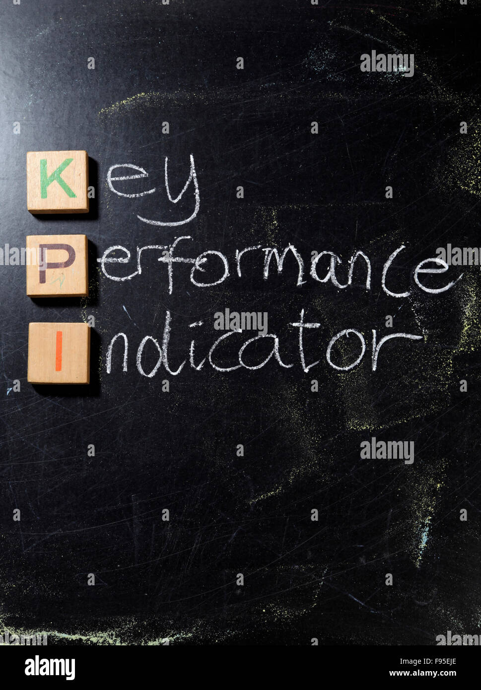 Indicatore di prestazioni chiave,KPI scritta sulla lavagna Foto Stock