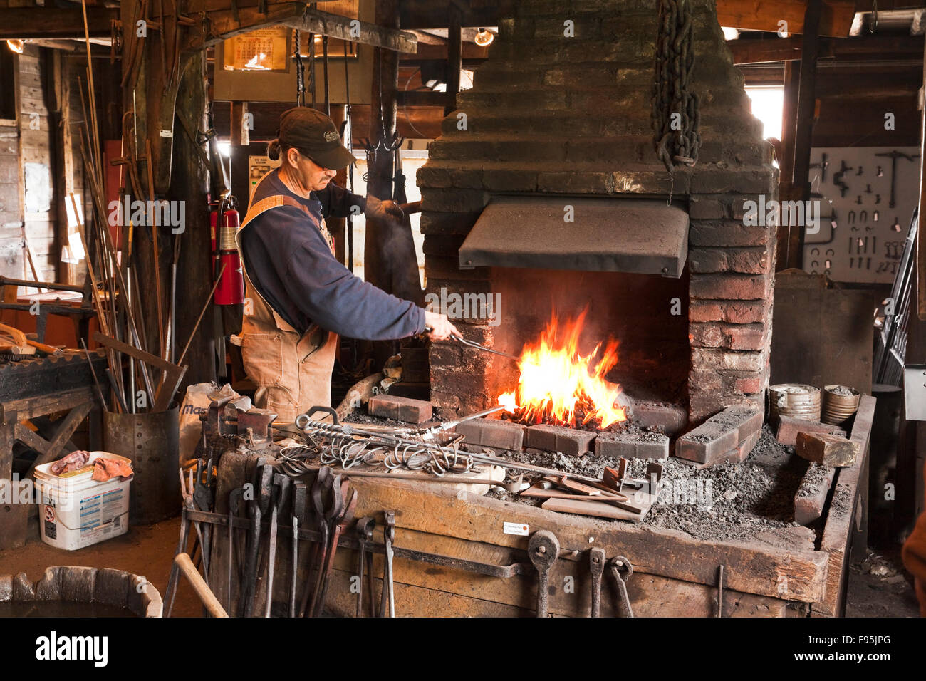 Una storia viva fabbro, il museo della famiglia verde Forge paga omaggio a sei generazioni di membri della famiglia che hanno azionato Foto Stock