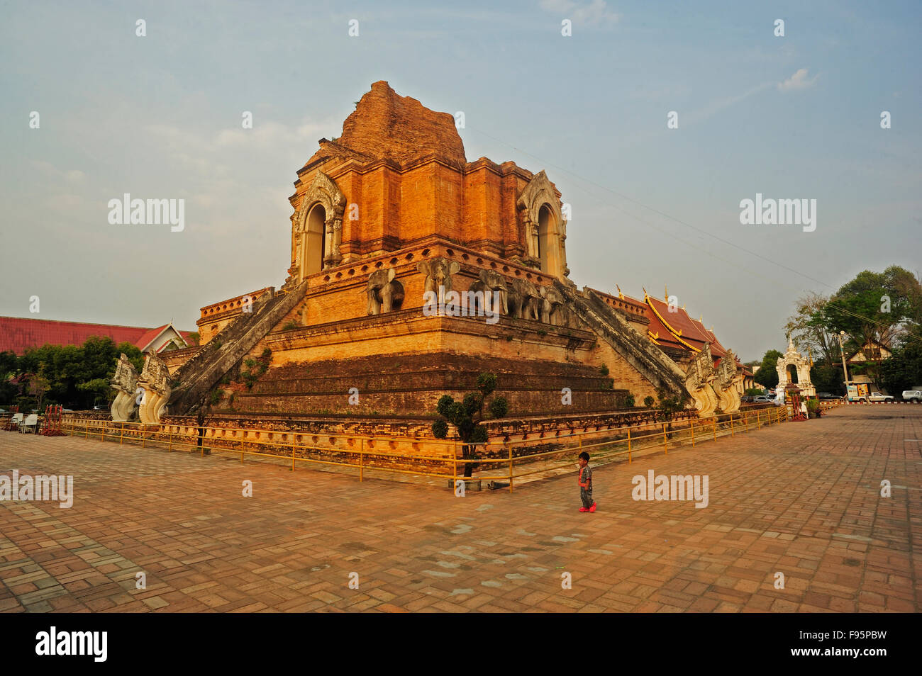 Wat Chedi Luang Varaviharn (Tempio) (XIV, XV secolo), Chiang Mai, Thailandia Foto Stock