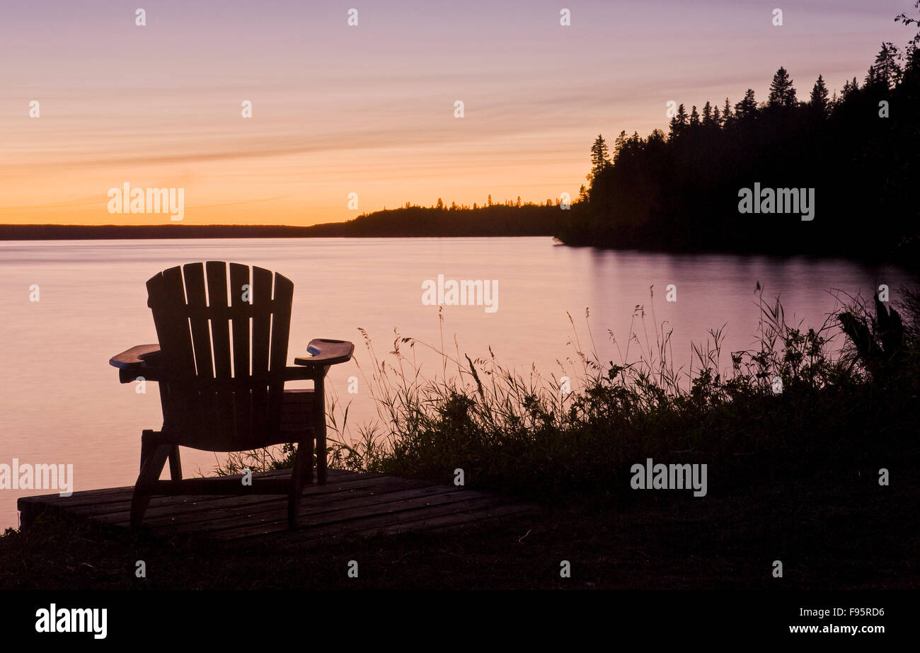 Sedia di Muskoka, Waskesiu Lake, Prince Albert National Park, Saskatchewan, Canada Foto Stock