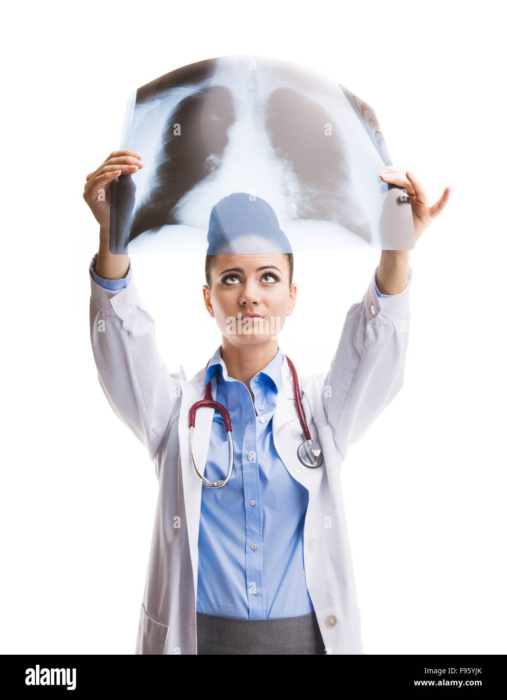 Sorridente medico donna con raggi x. Isolato su sfondo bianco. Foto Stock