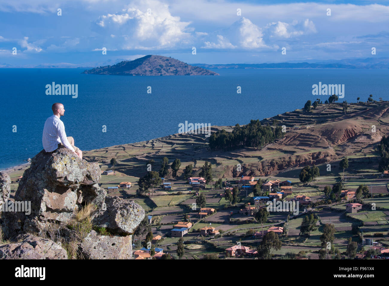 Punto di vista dall'alto dell'isola di Isola di Amantani, il lago Titicaca, Perù Foto Stock